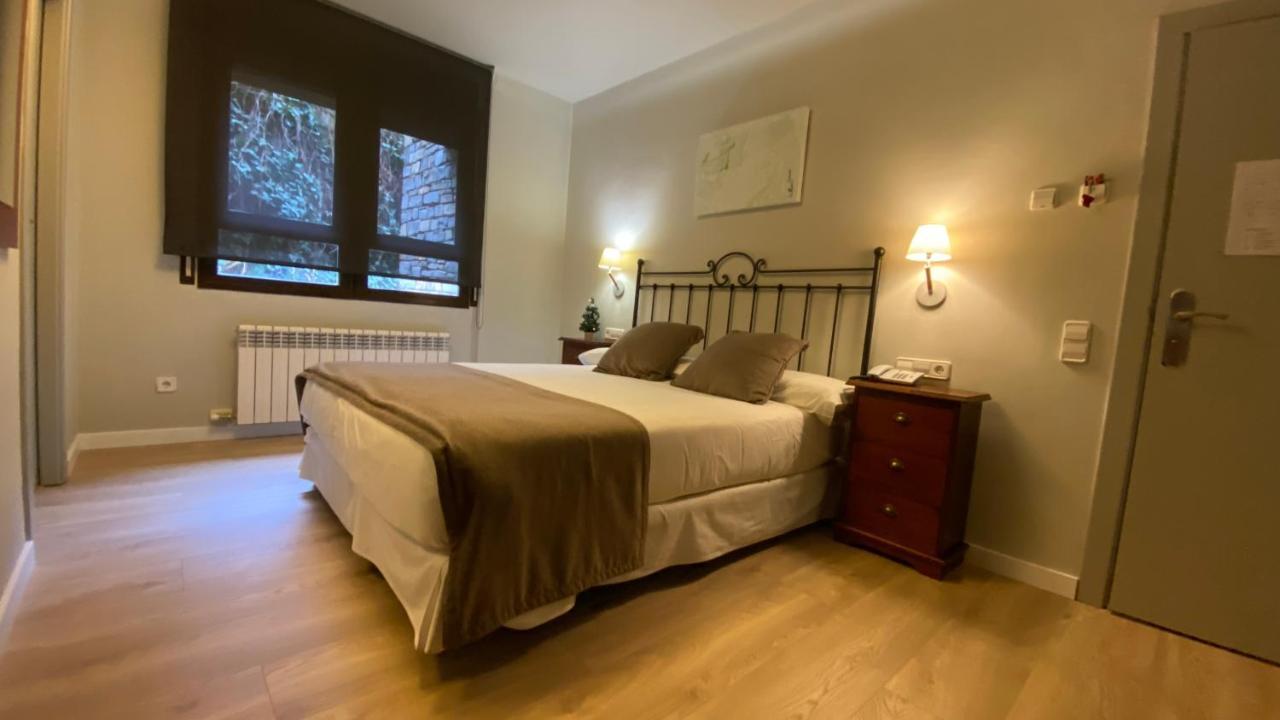 Roca Blanca Hotel Espot